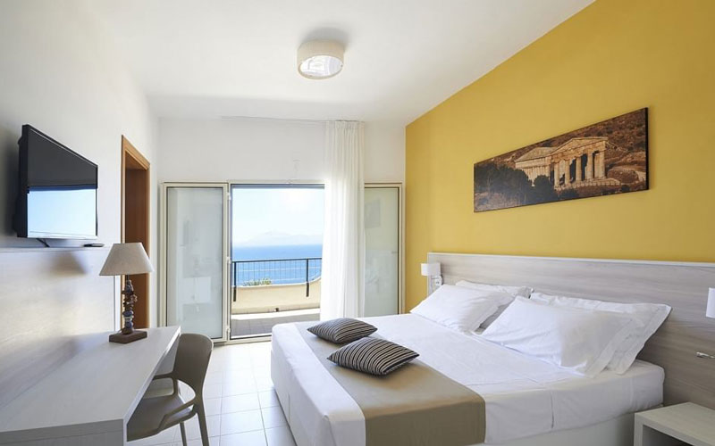 CDSHOTEL TERRASINI 4*